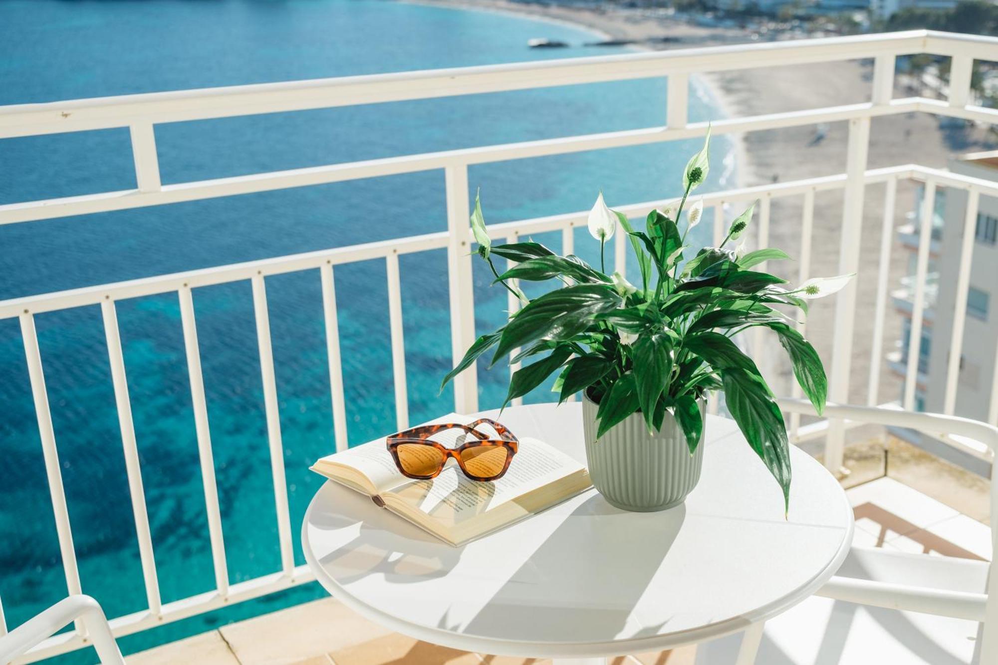 Bahia Principe Sunlight Coral Playa - Adults Only Hotel Magalluf Exterior foto